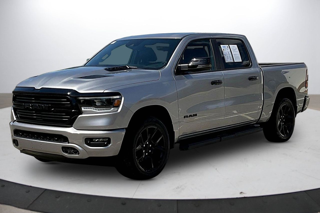 View vehicle photo 4