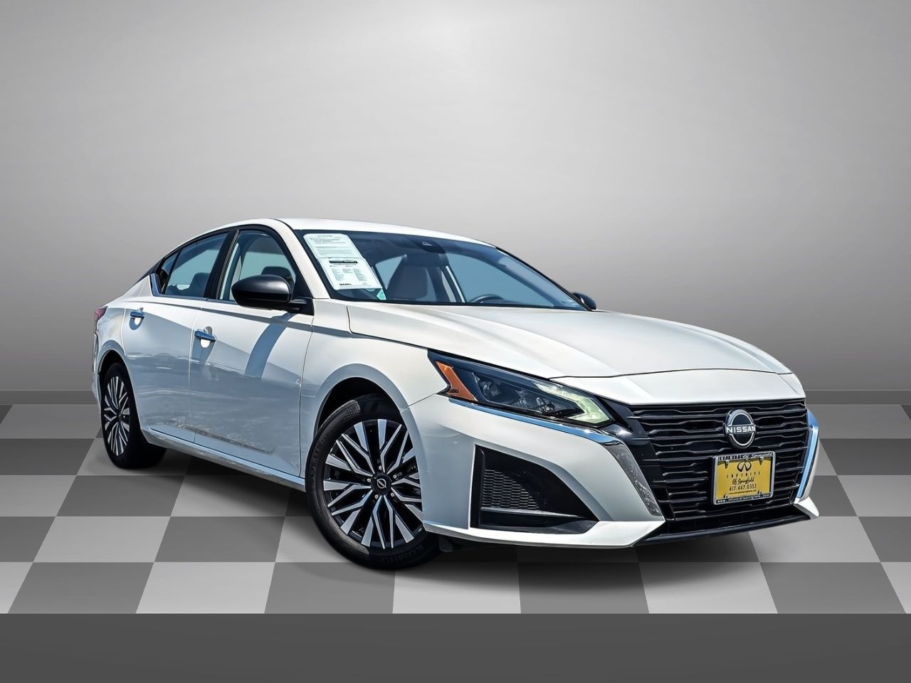 Pearl White Tricoat 2025 Nissan Altima Sedan Front-Wheel Drive Continuously Variable Transmission