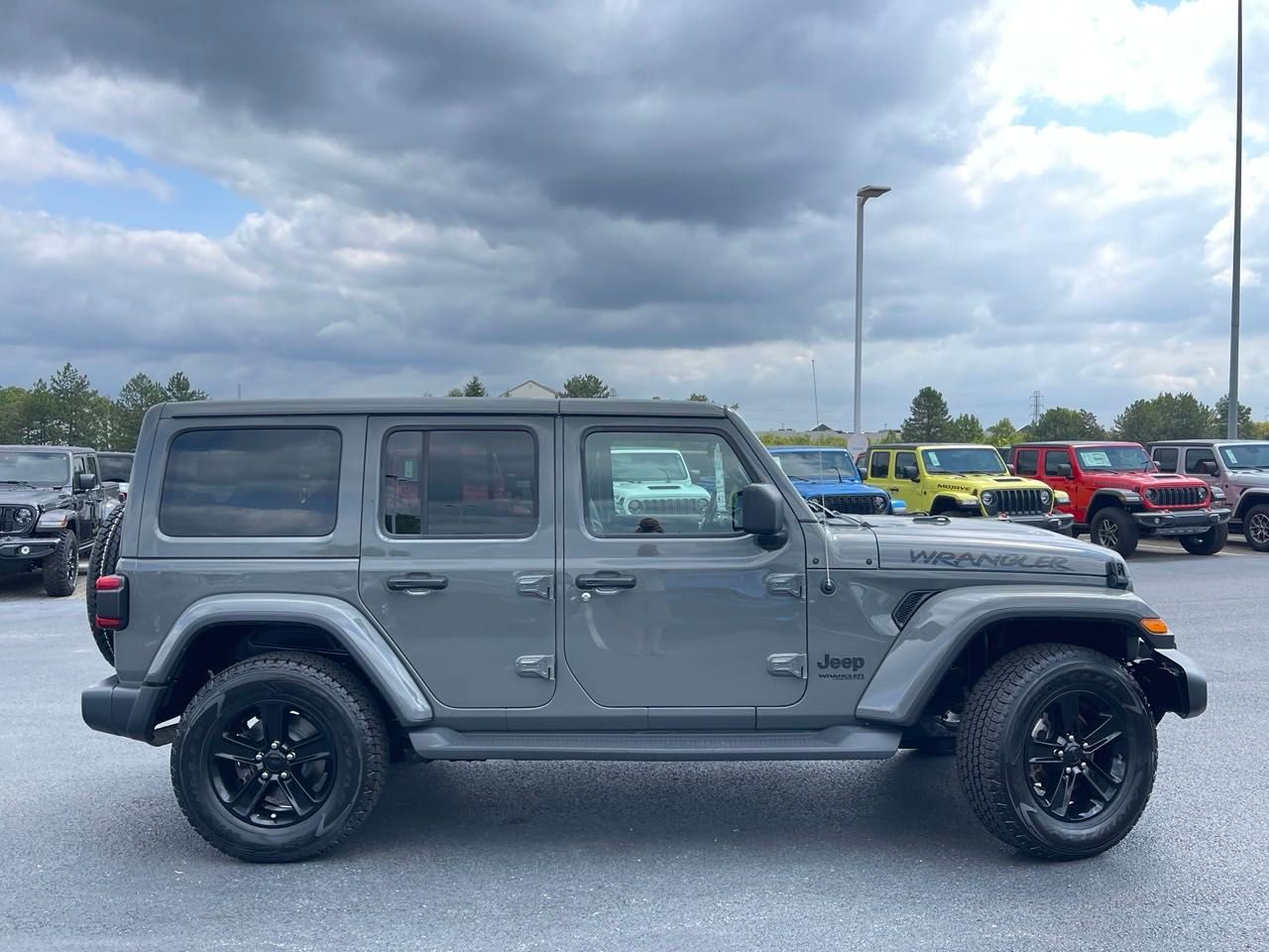 2021 Jeep Wrangler Unlimited Sahara Altitude 2