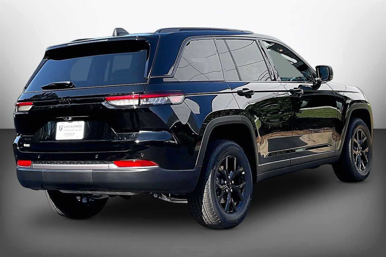 New 2026 Black Jeep Altitude image 8