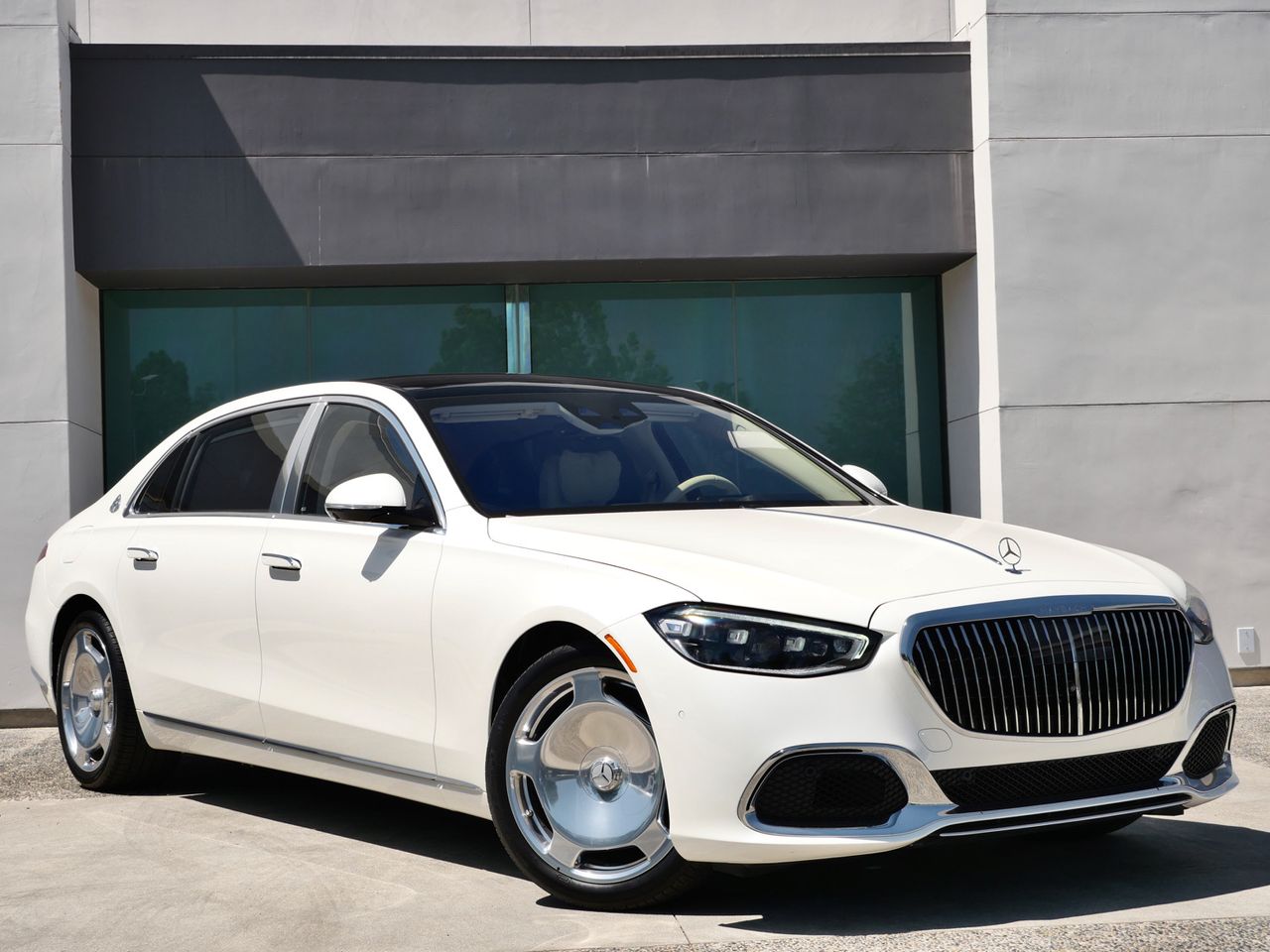 Diamond White 2022 Mercedes-Benz S-Class Sedan All-Wheel Drive 9-Speed Automatic