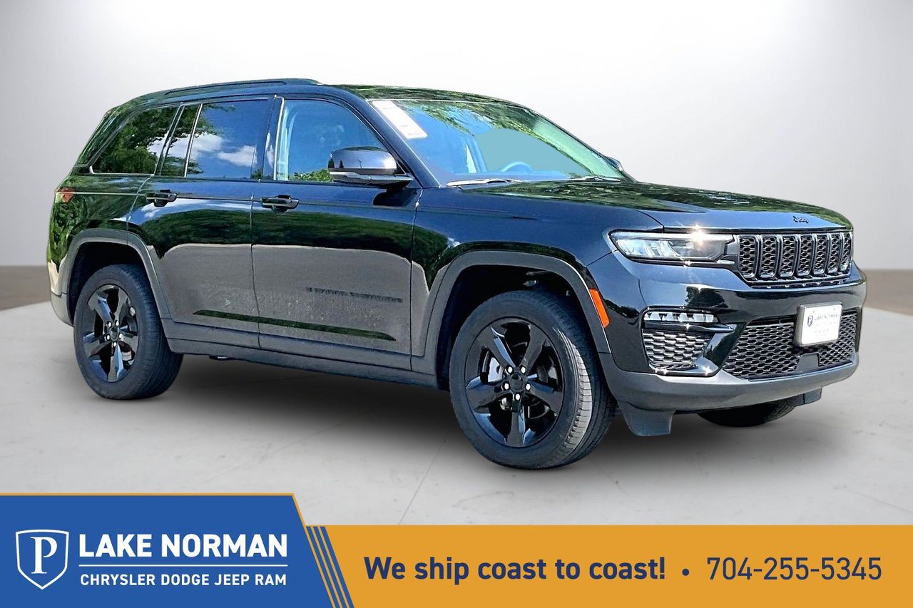Diamond Black Crystal Pearlcoat 2023 Jeep Grand Cherokee SUV / Crossover Four-Wheel Drive 8-Speed Automatic