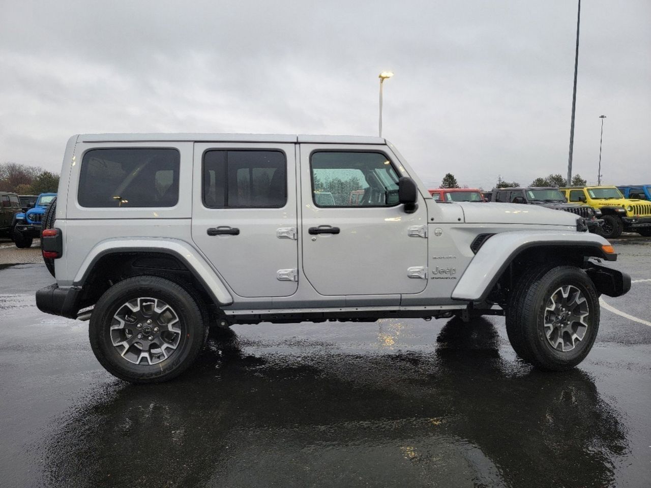 2024 Jeep Wrangler Sahara 15