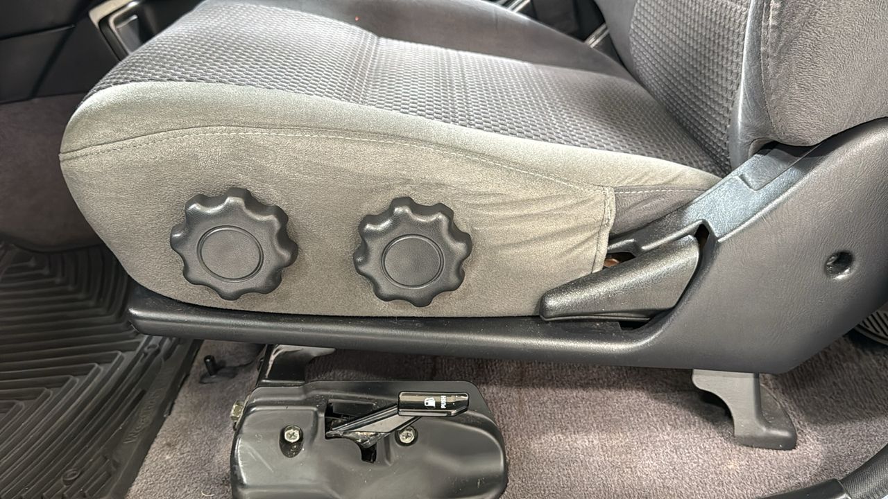 Used 2002 Blue Nissan SE image 14