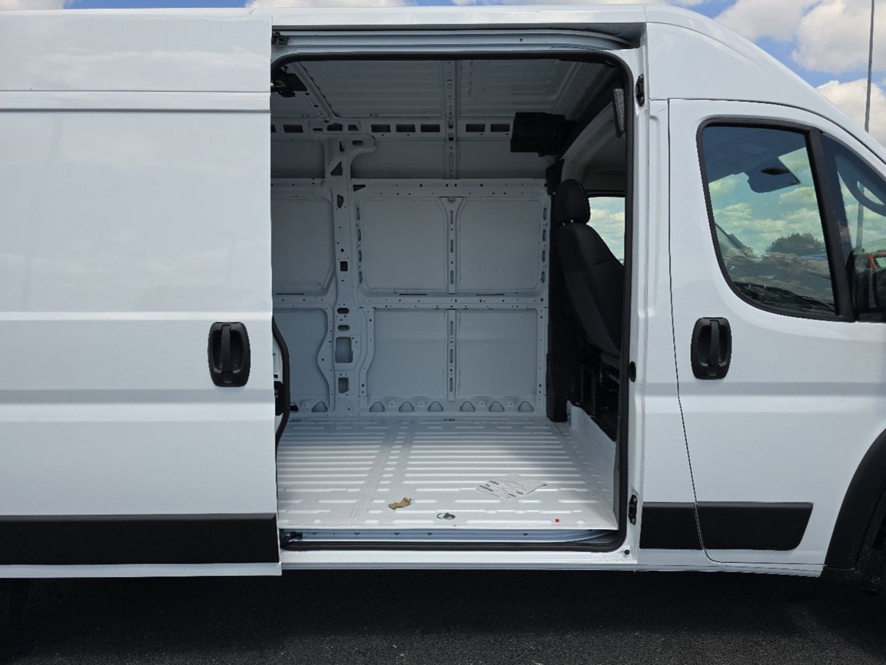 2024 Ram ProMaster 3500 High Roof 11