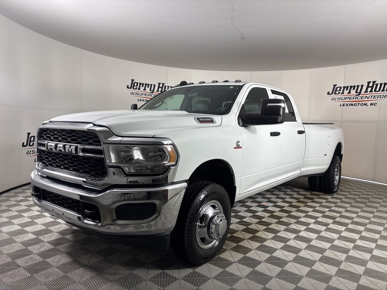 2024 RAM 3500 Tradesman Crew Cab LB DRW 4WD