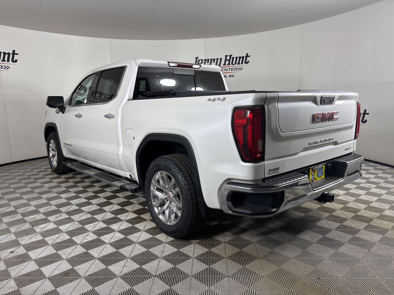 View vehicle photo 6