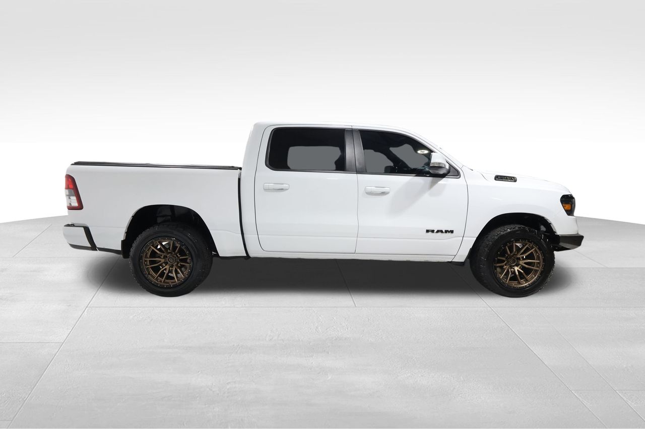 View vehicle photo 5