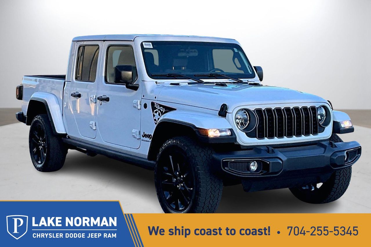2025 Jeep Gladiator NightHawk Crew Cab 4WD