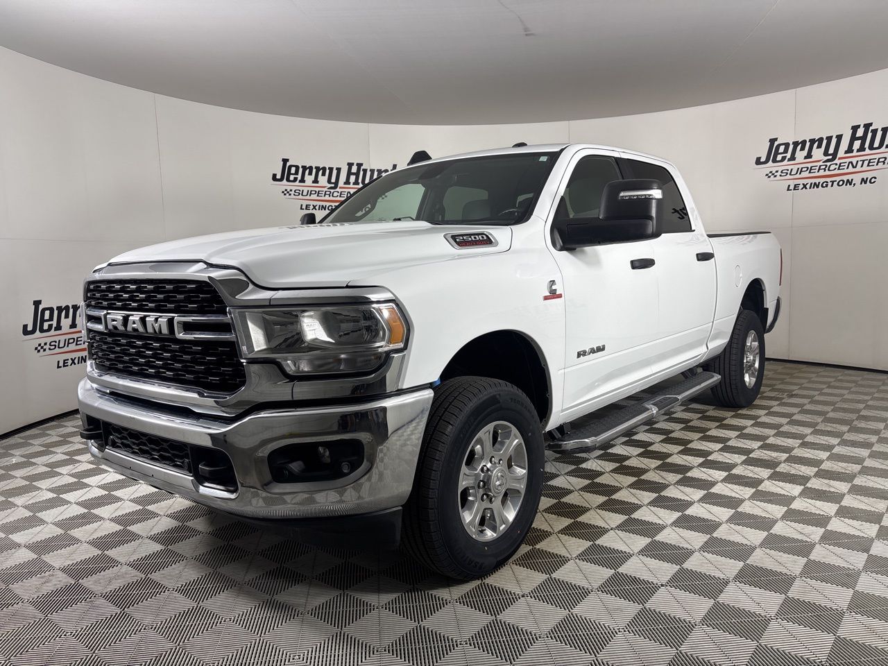 Bright White Clearcoat 2024 RAM 2500 Big Horn Crew Cab 4WD Pickup Truck Four-Wheel Drive 6-Speed Automatic