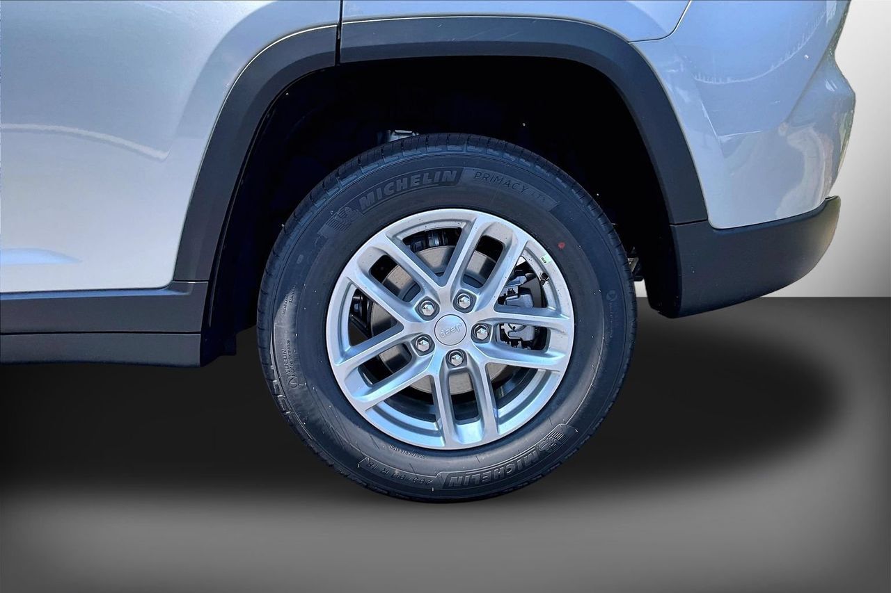 New 2026 Silver Jeep Laredo image 28