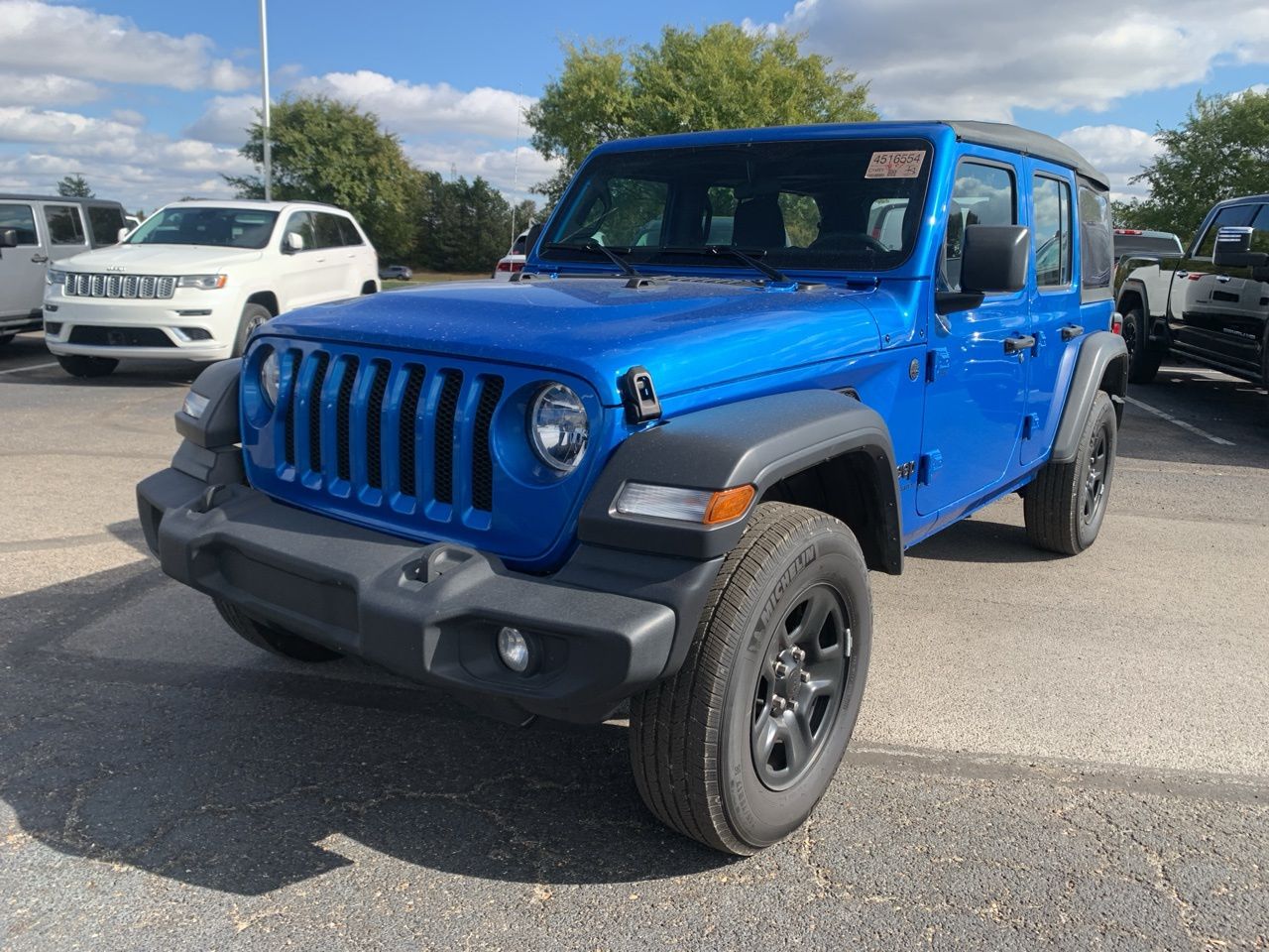 2023 Jeep Wrangler Sport 8