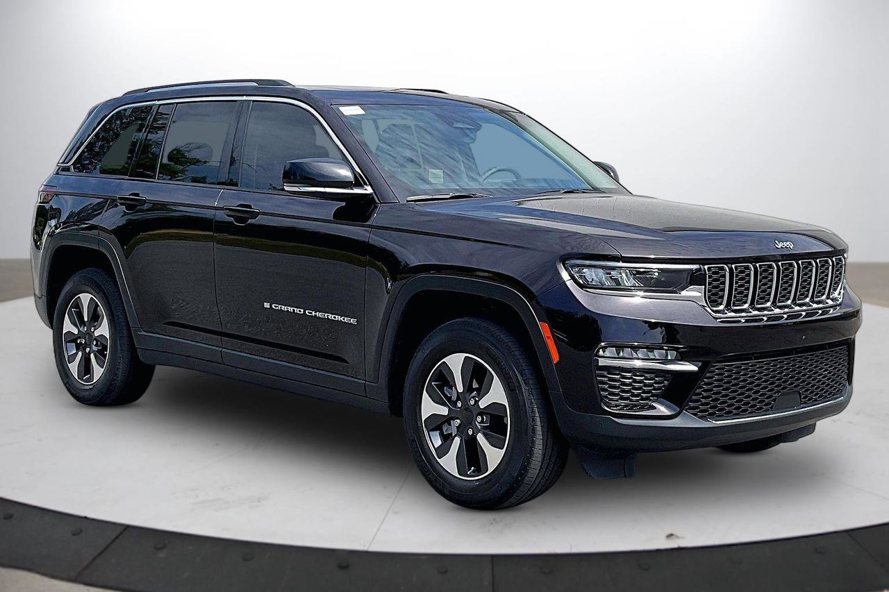 View vehicle photo 2