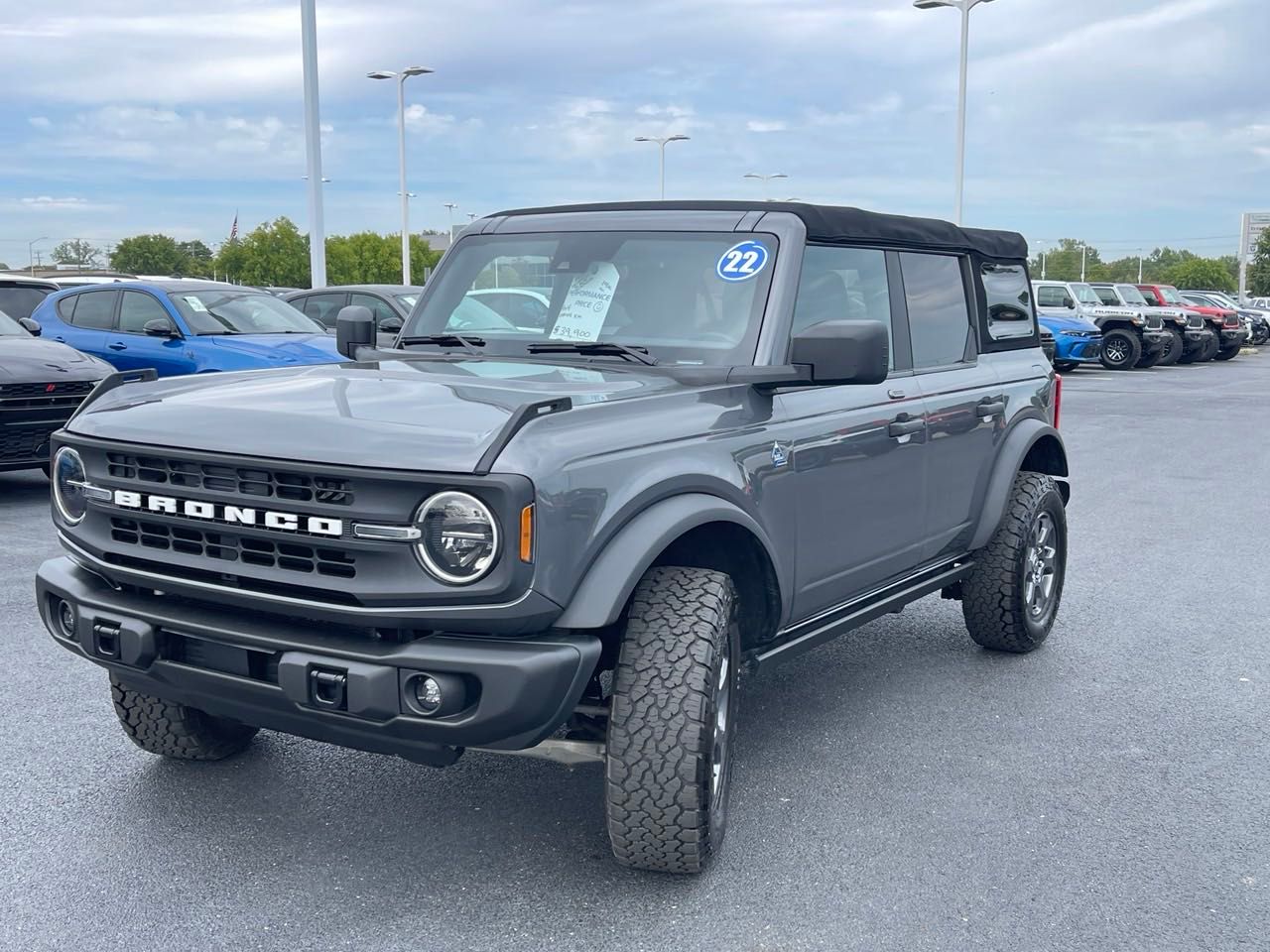 2022 Ford Bronco Black Diamond 7