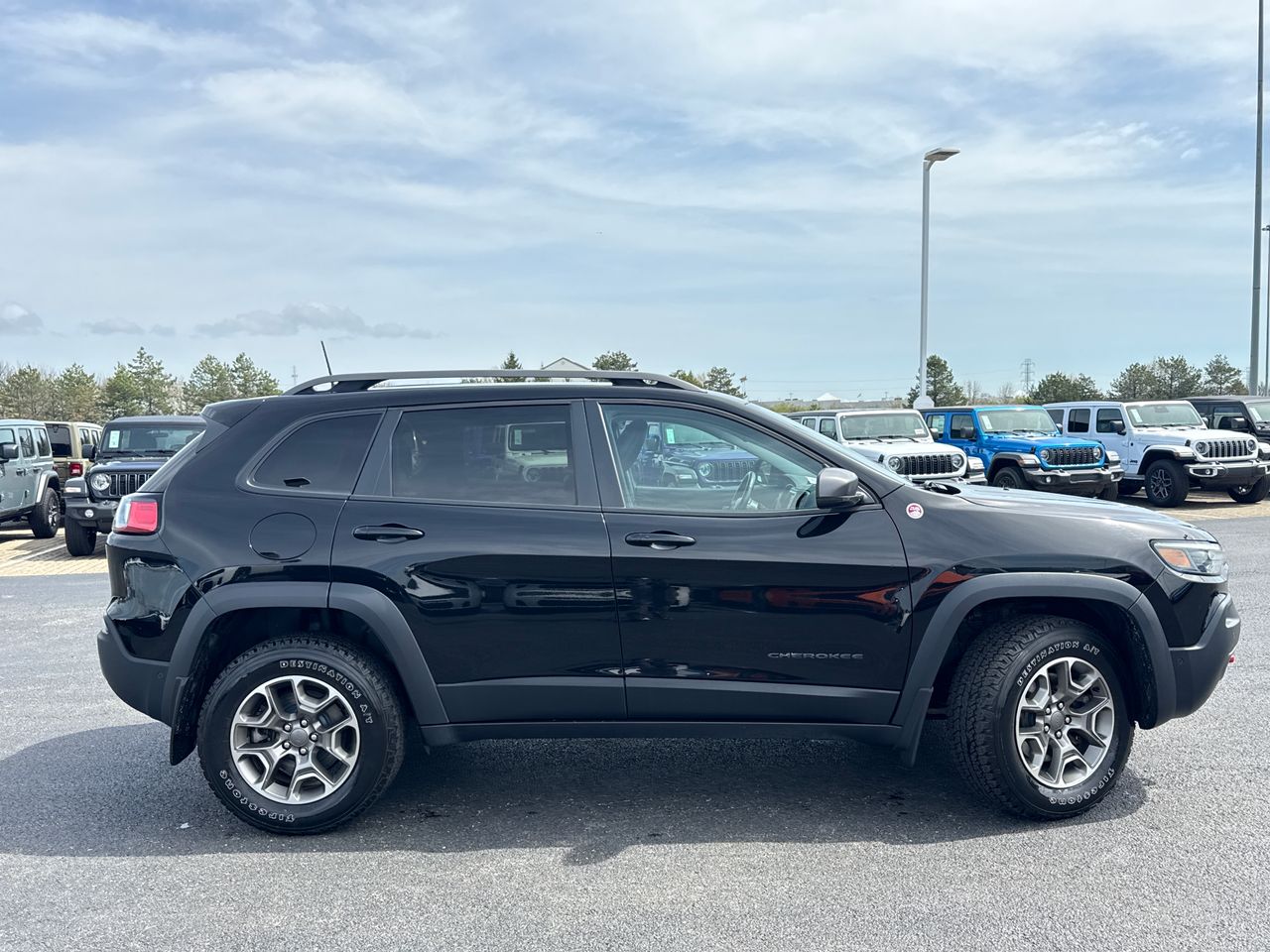 View vehicle photo 2