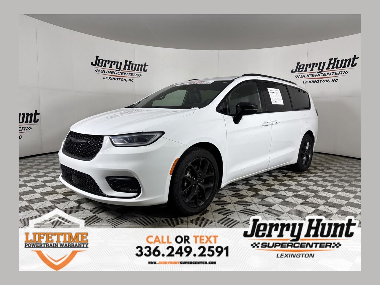 2025 Chrysler Pacifica Limited FWD
