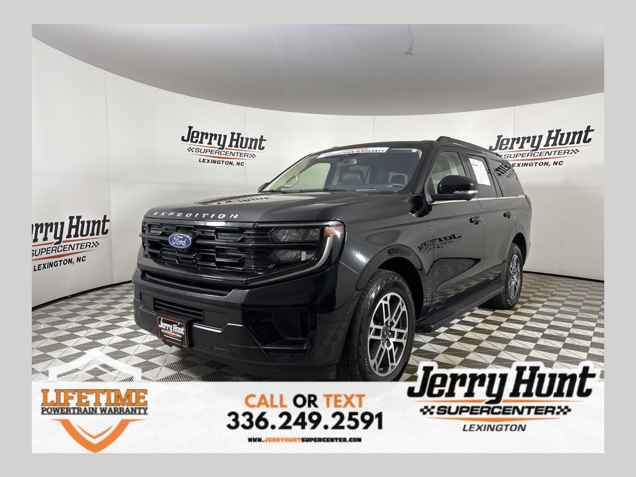 Black Metallic 2025 Ford Expedition Active 4WD SUV / Crossover Four-Wheel Drive Automatic