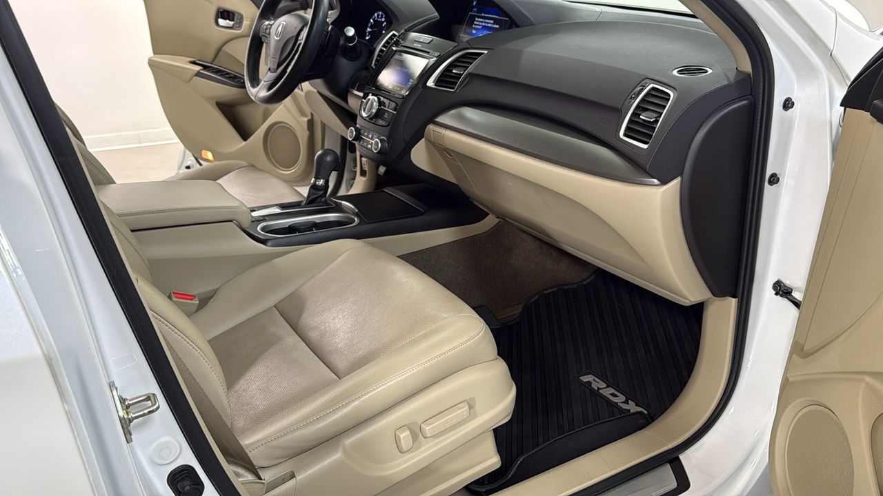 Used 2017  Acura Advance Package image 18