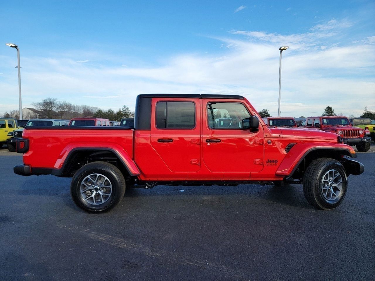 2024 Jeep Gladiator Sport 8