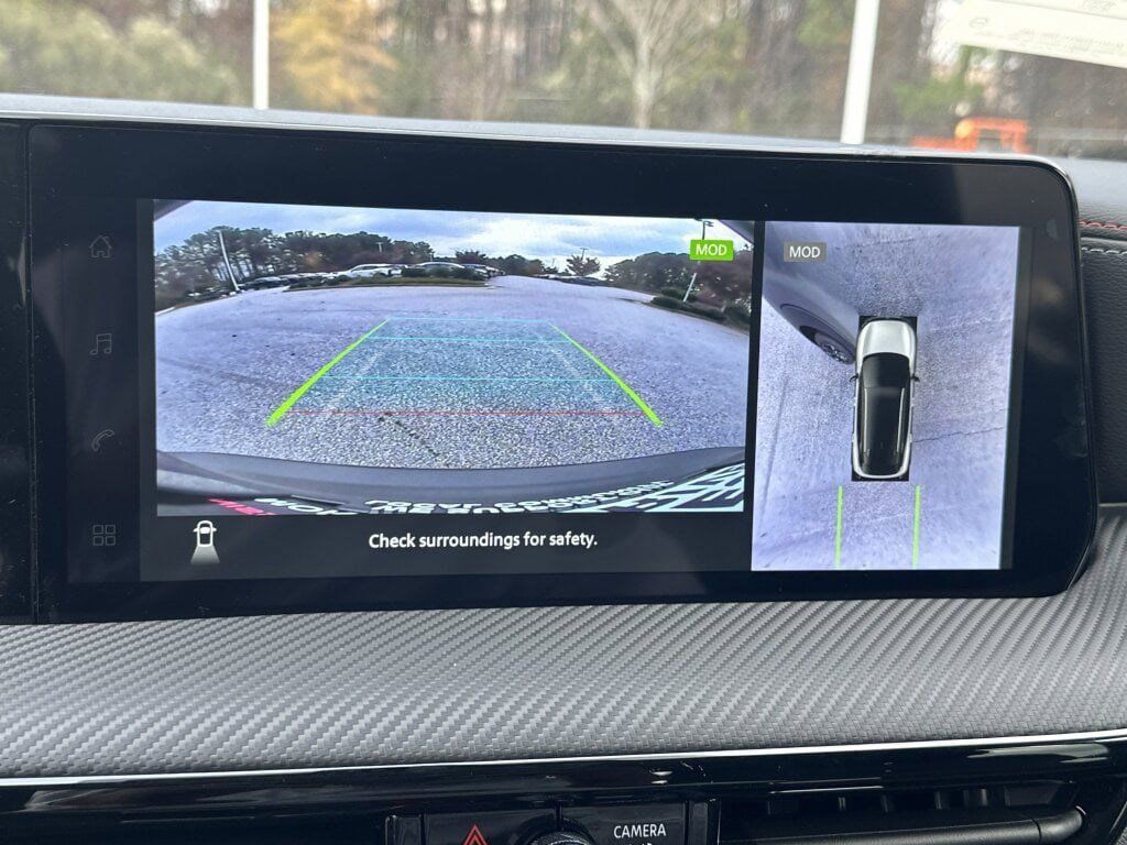 View vehicle photo 4