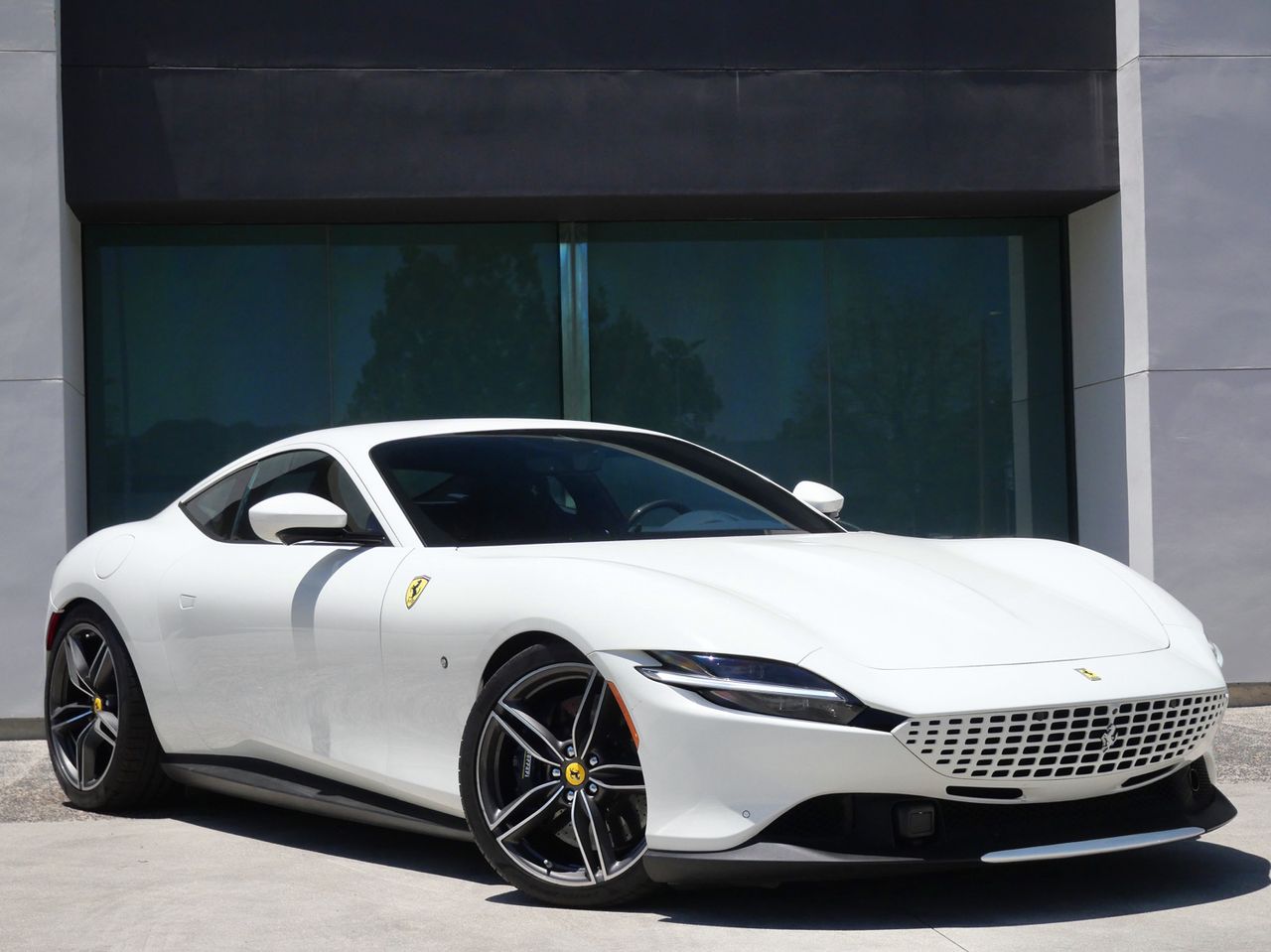 White 2022 Ferrari Roma Coupe Rear-Wheel Drive 8-Speed Manual