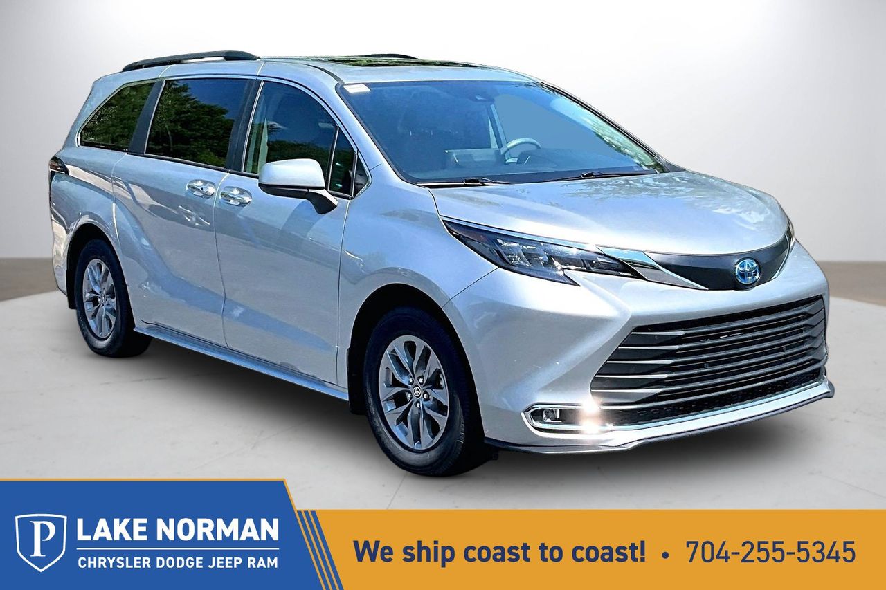 Celestial Silver Metallic 2024 Toyota Sienna Minivan Front-Wheel Drive Continuously Variable Transmission