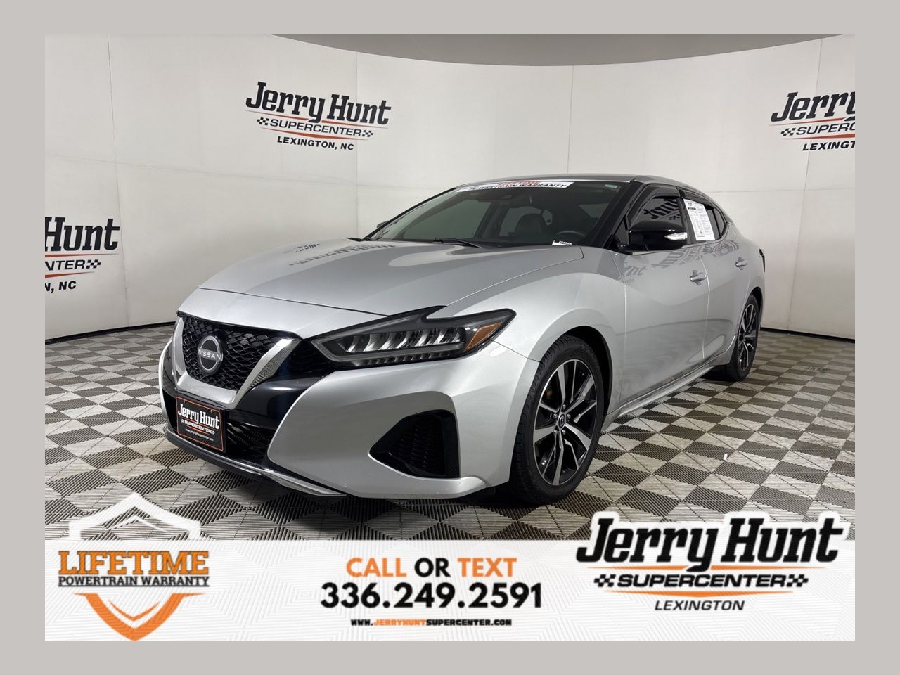 Brilliant Silver Metallic 2023 Nissan Maxima SV FWD Sedan Front-Wheel Drive Continuously Variable Transmission