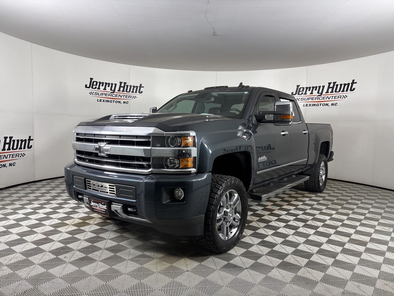 Gray (Graphite Metallic) 2019 Chevrolet Silverado 2500HD High Country Crew Cab 4WD Pickup Truck Four-Wheel Drive 6-Speed Automatic