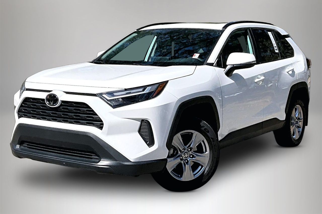 2024 Toyota RAV4 XLE FWD