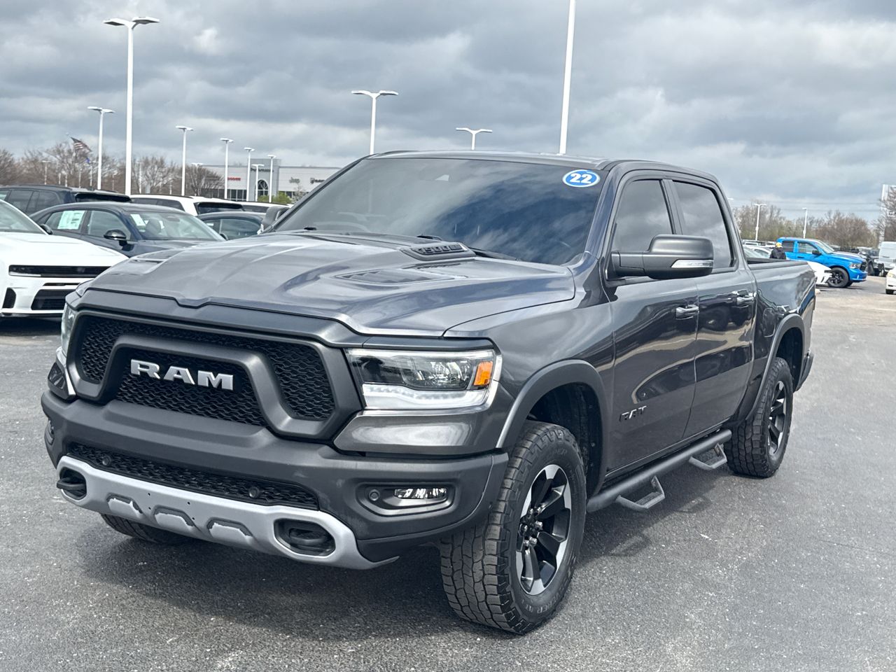 View vehicle photo 7