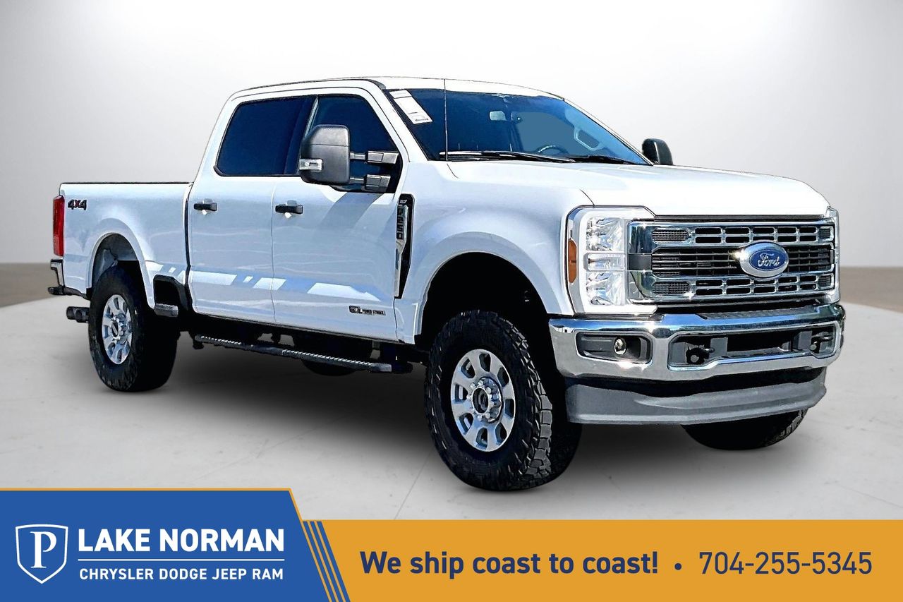 Oxford White 2023 Ford F-250 Super Duty Pickup Truck Four-Wheel Drive Automatic