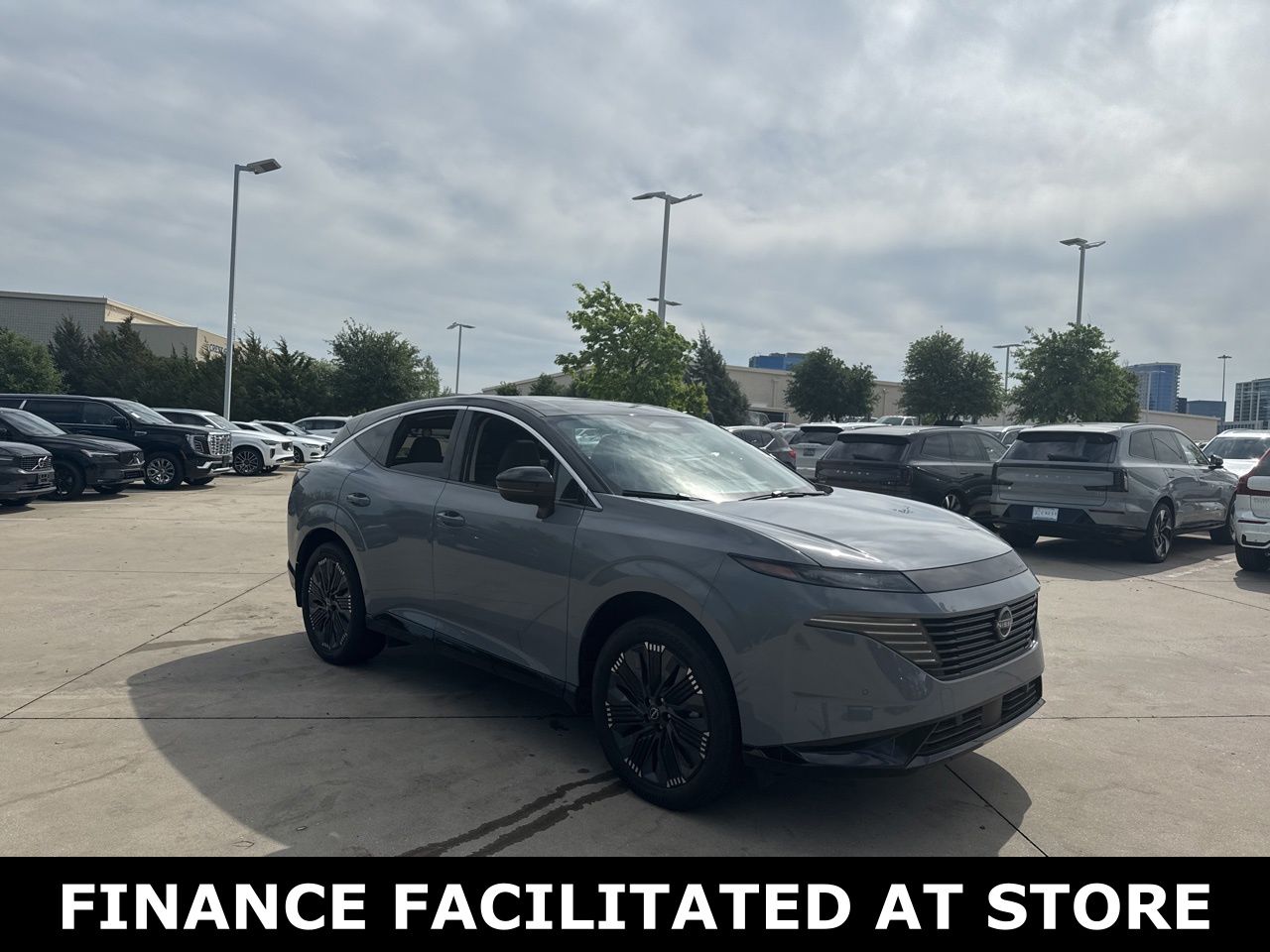 View vehicle photo 3