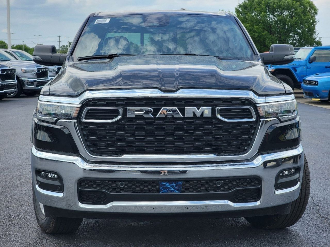 2025 Ram 1500 Big Horn/Lone Star 2