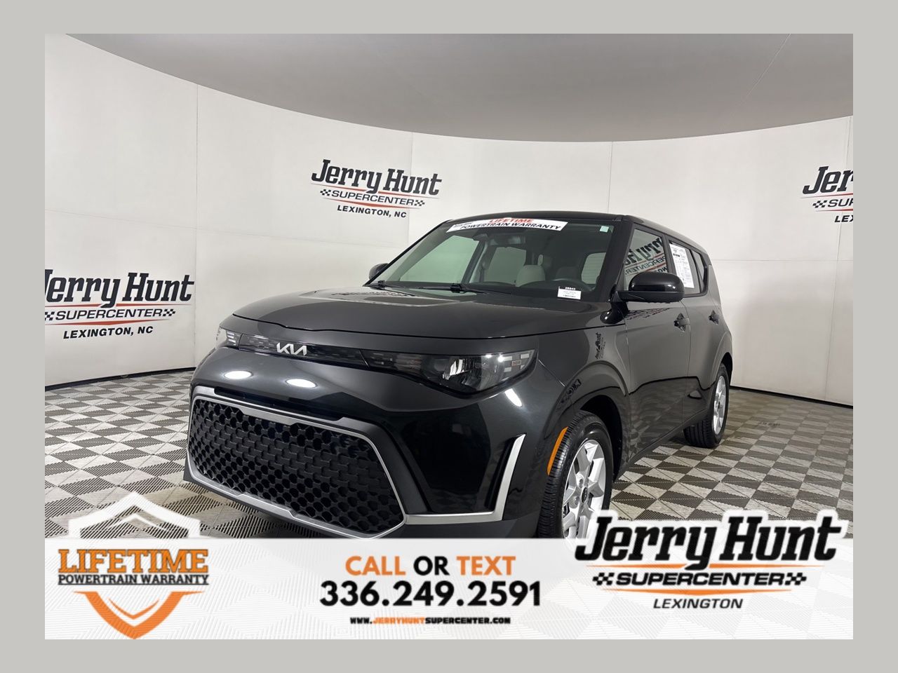 Black 2025 Kia Soul SUV / Crossover Front-Wheel Drive Continuously Variable Transmission