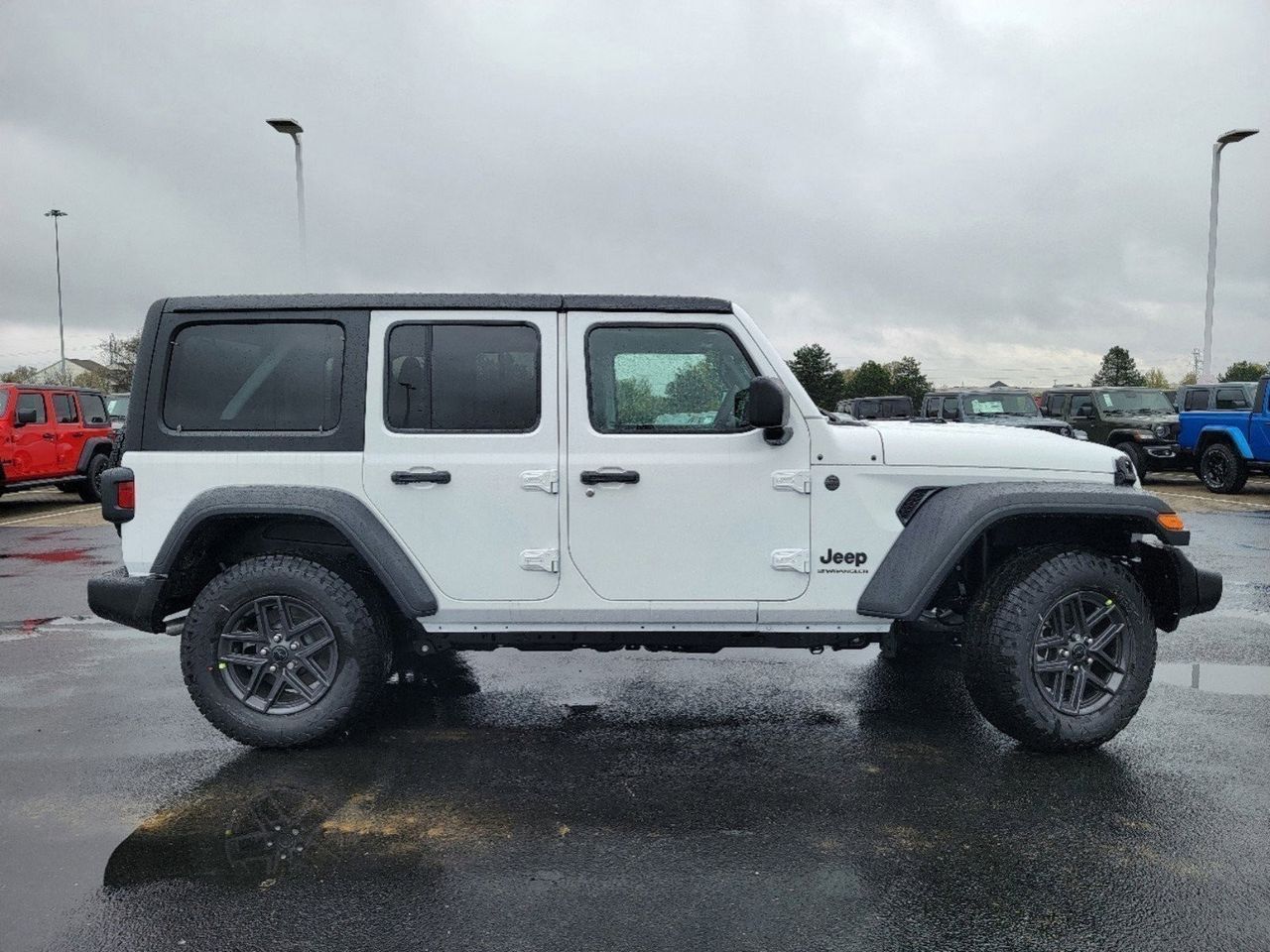 2024 Jeep Wrangler Sport RHD 13