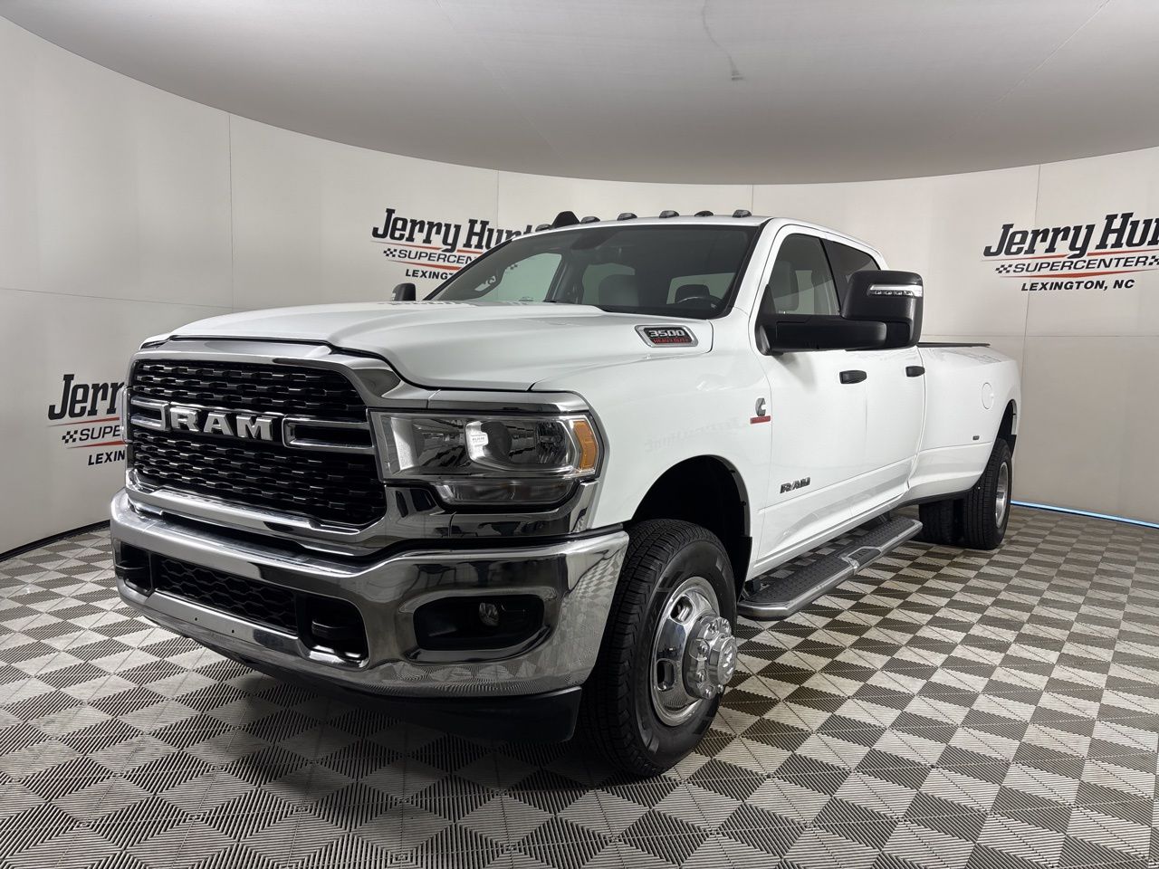 2024 RAM 3500 Big Horn Crew Cab LB DRW 4WD