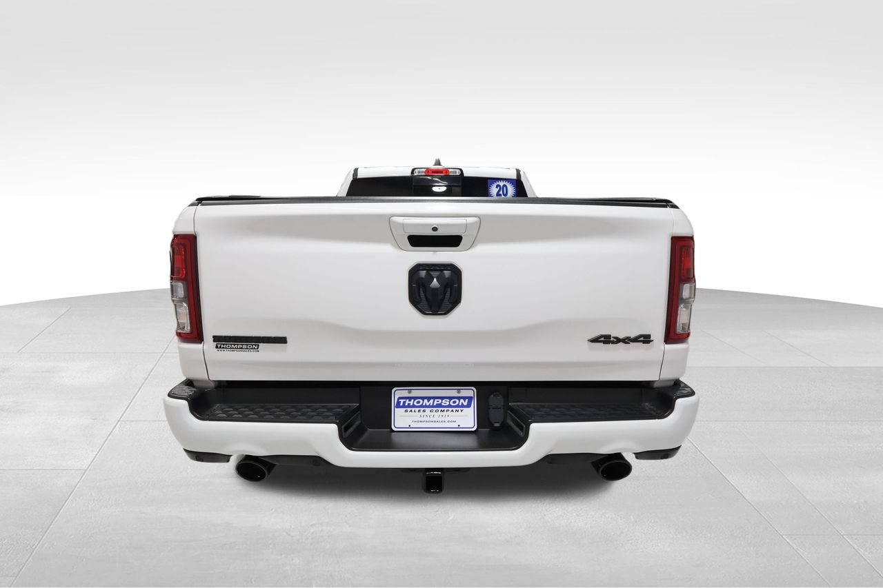 View vehicle photo 3