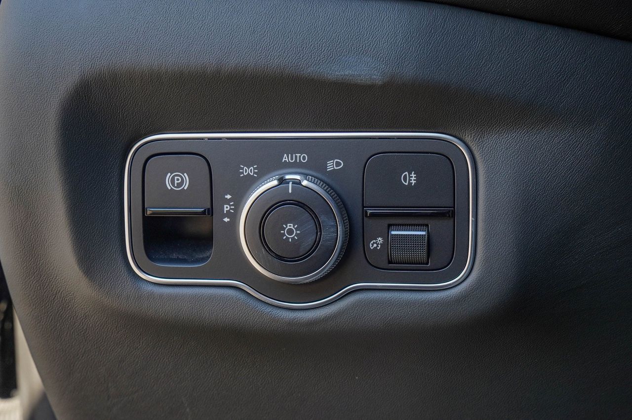 Used Car 2022 Aston Martin Vantage  For Sale Under $140,000 In Austin, Texas