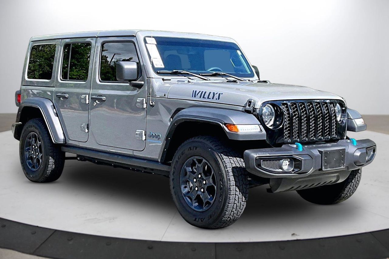 View vehicle photo 2
