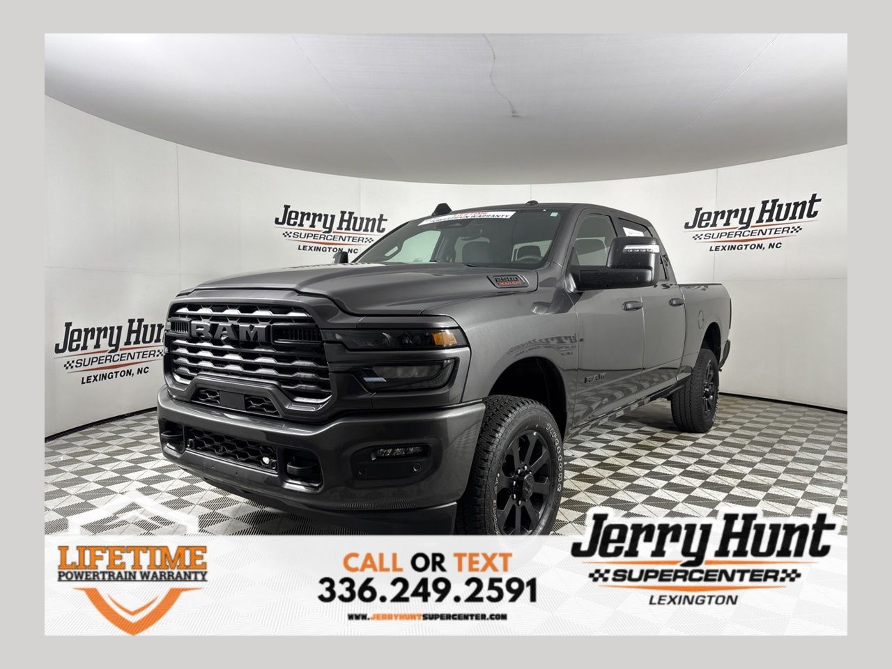 2026 RAM 2500 Gris (Granite Crystal Metallic Clearcoat) Camioneta Todo terreno 8 velocidades Automática