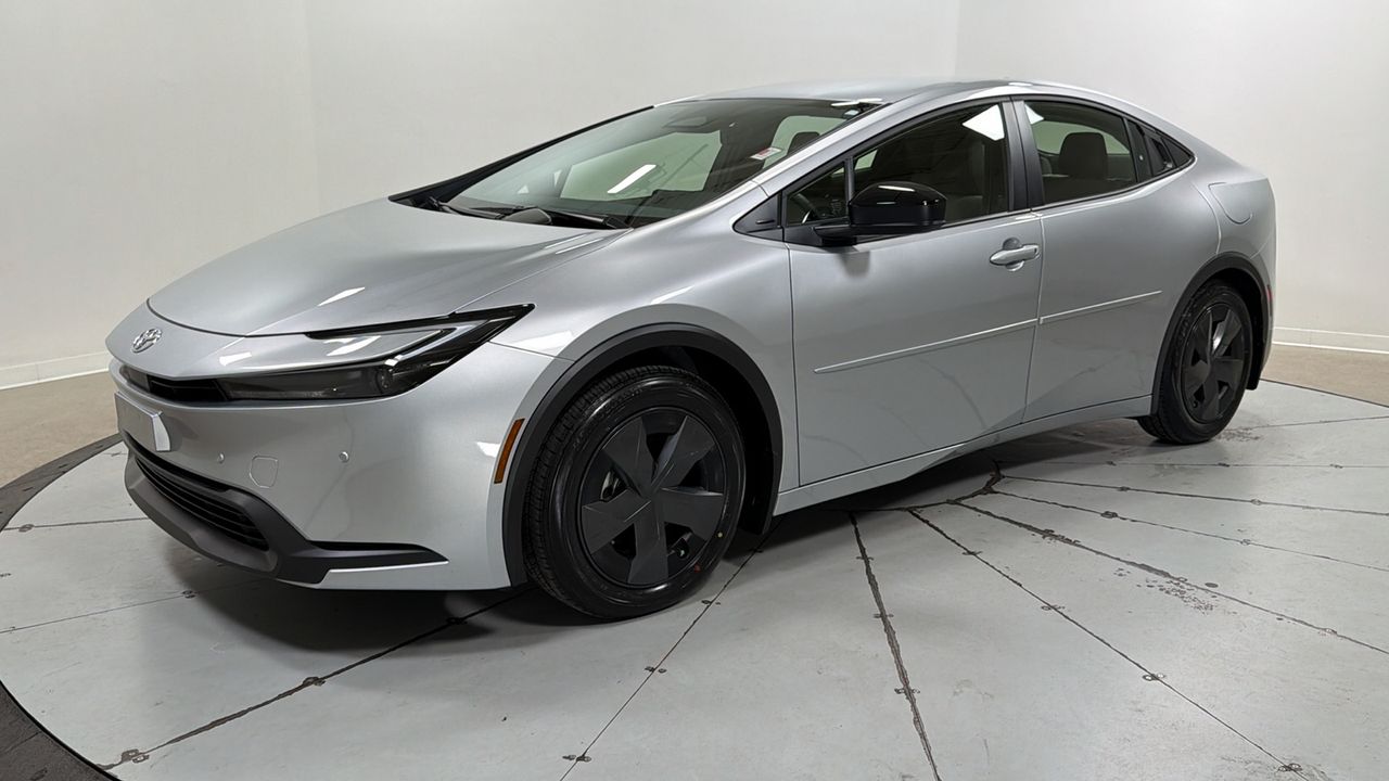 2026 Toyota Prius LE FWD