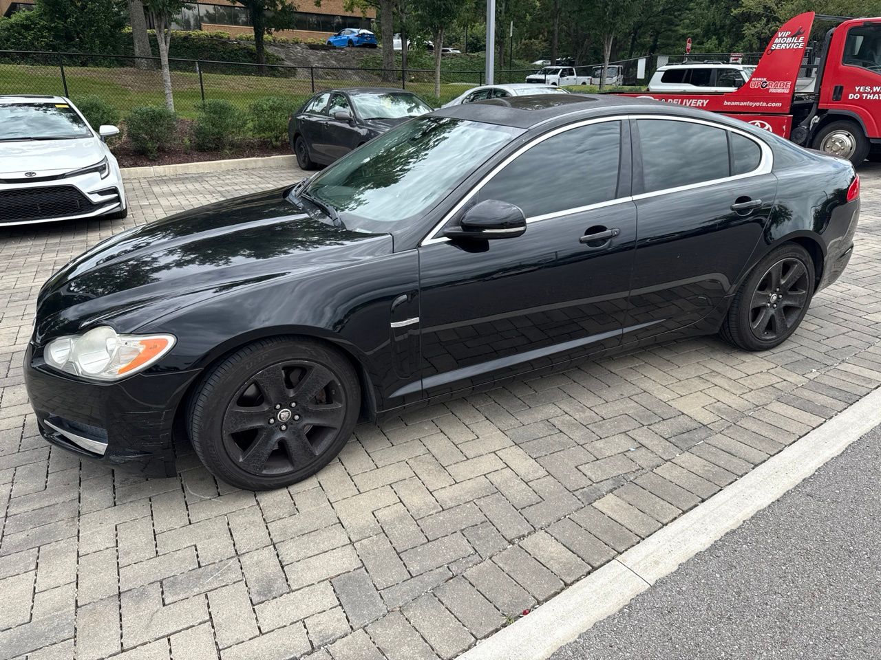 Black (Ebony) 2011 Jaguar XF Sedan Rear-Wheel Drive 6-Speed Automatic