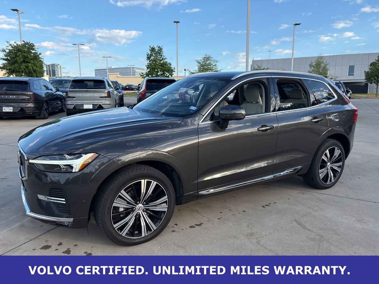 Platinum Gray Metallic 2023 Volvo XC60 B5 Ultimate Bright Theme FWD SUV / Crossover Front-Wheel Drive Automatic