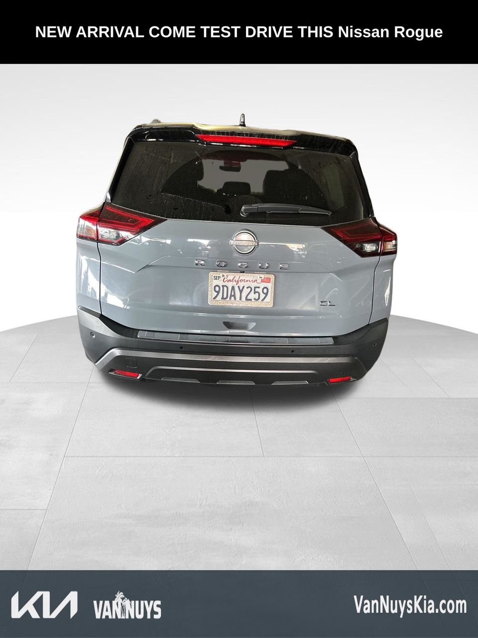 View vehicle photo 3