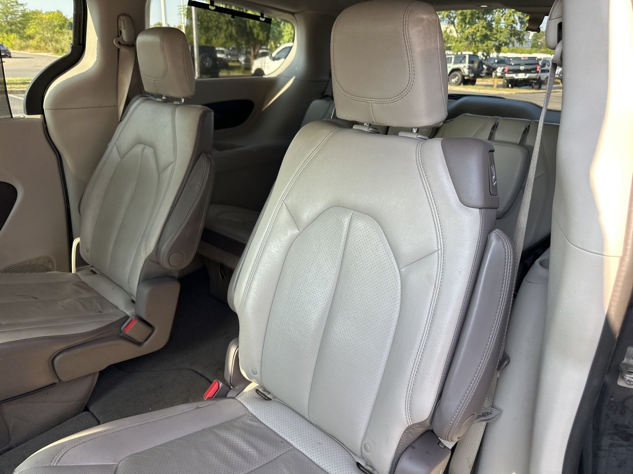 2017 Chrysler Pacifica Touring L Plus 17