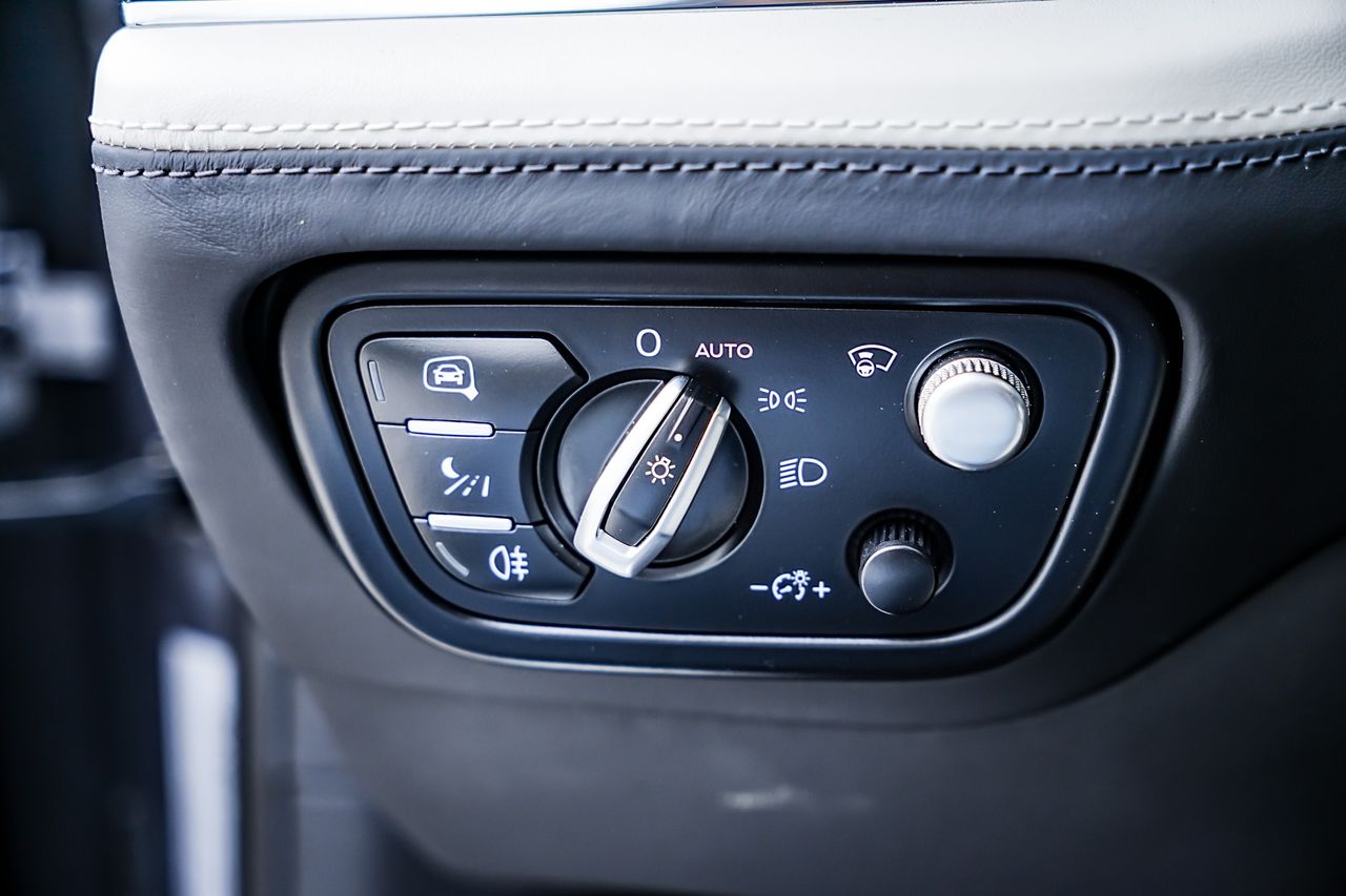 Used Car 2023 Bentley Bentayga Ewb  For Sale Under $200,000 In Austin, Texas