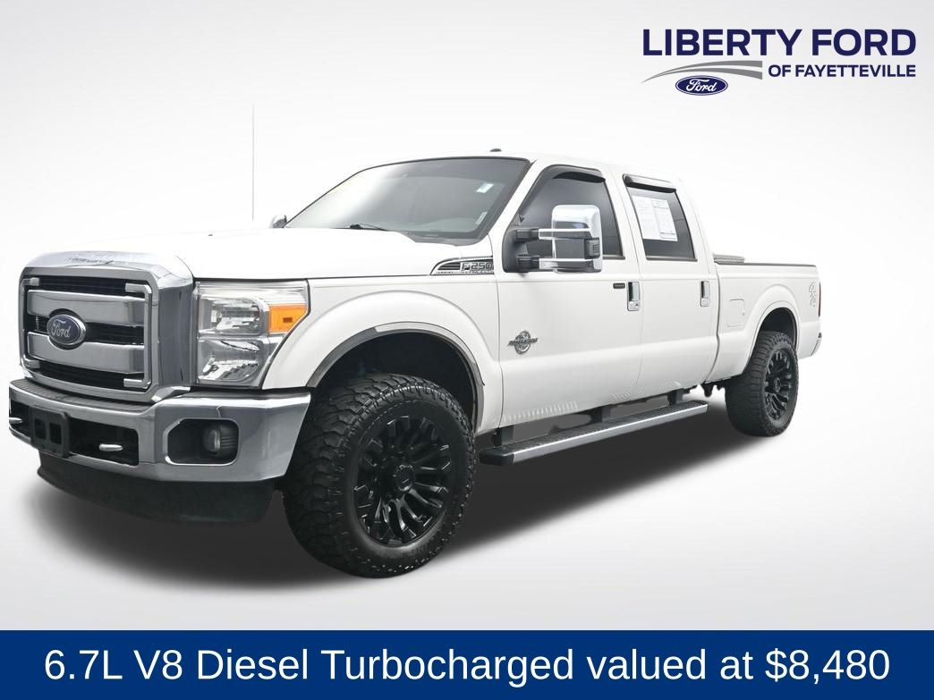 White Platinum Clearcoat Metallic 2015 Ford F-250 Super Duty Lariat Crew Cab 4WD Pickup Truck Four-Wheel Drive 6-Speed Automatic Overdrive