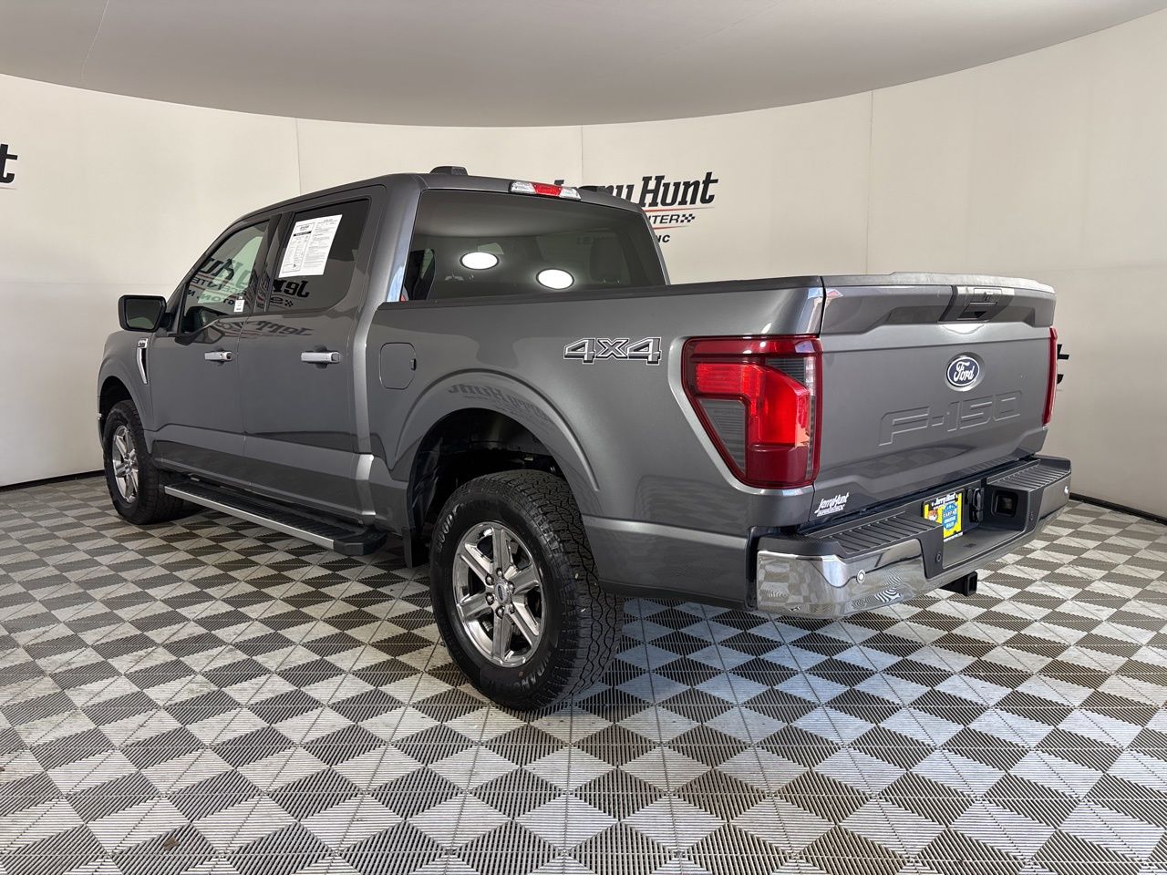 View vehicle photo 7