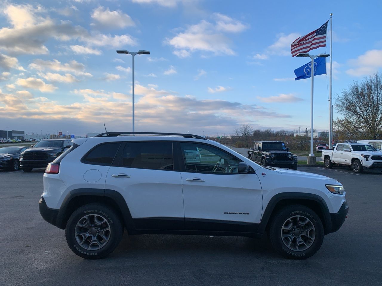 2020 Jeep Cherokee Trailhawk 2