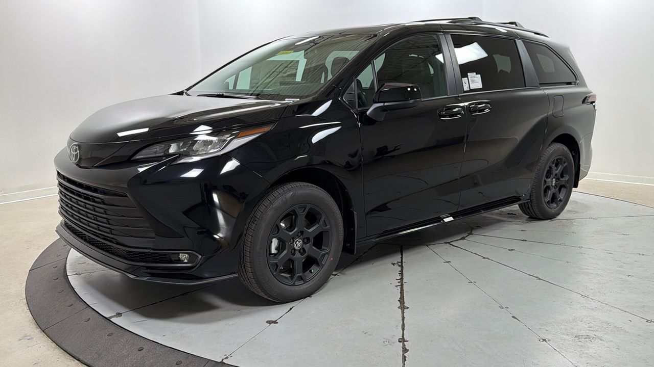2026 Toyota Sienna Woodland Edition Hybrid AWD's photo